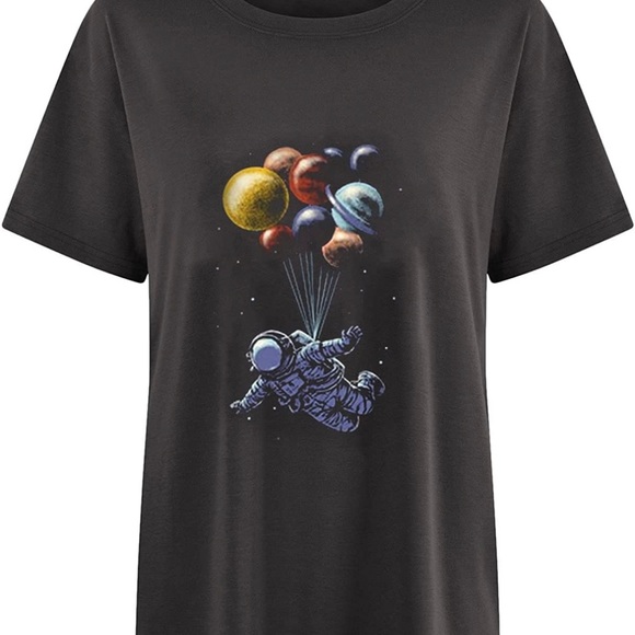 Graphics Tee Astronaut 🧑‍🚀 🎈 - Picture 2 of 3